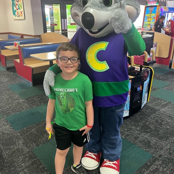 Meet your Posher, Chela - Picture 3 of 6